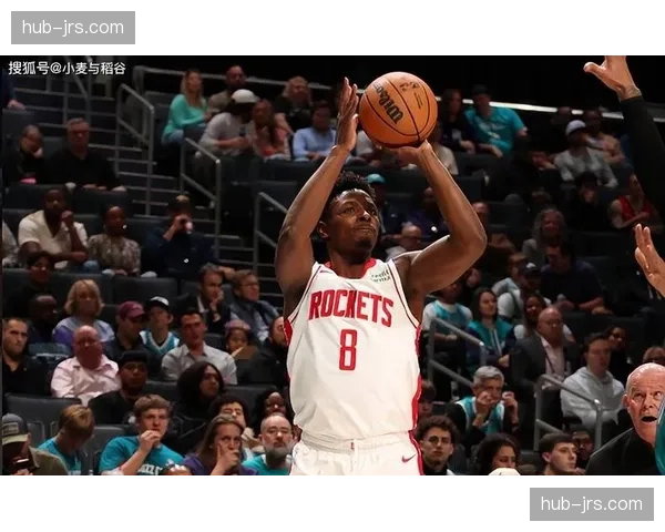 阿利兹约翰逊身高2米06体重91公斤 锋线体型具备多位置防守能力